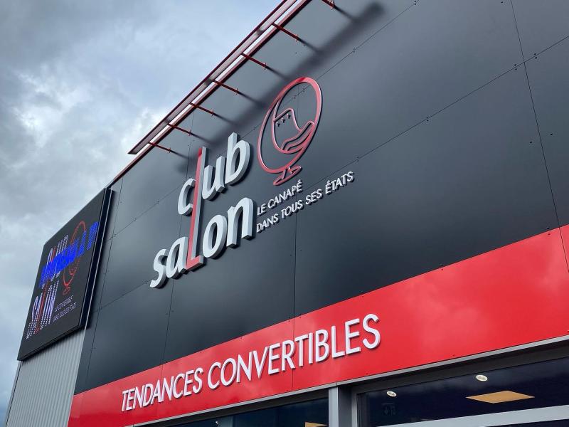 Enseigne lettre découpée