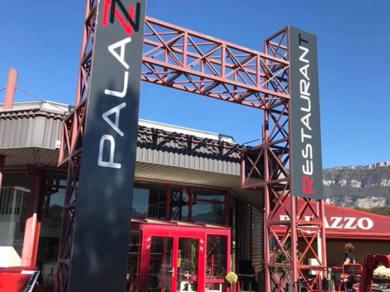 Enseigne panneau à Chambéry