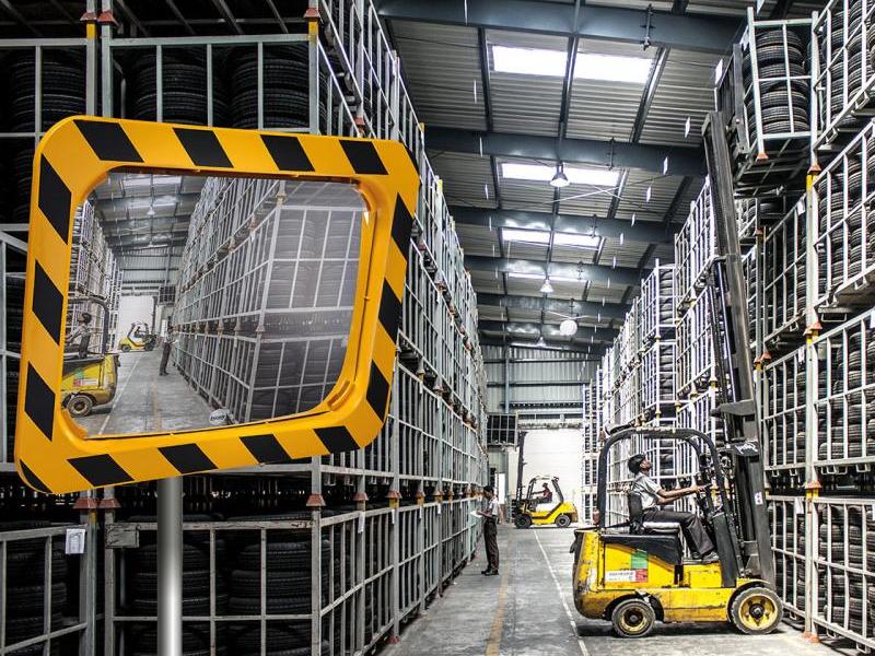 pose mobilier urbain à Chambéry