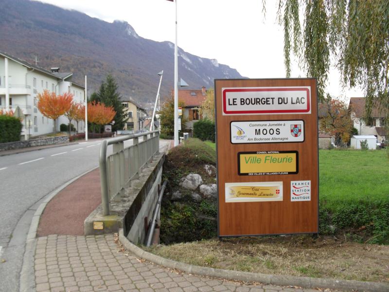 Signalisation routière- Panneau de ville